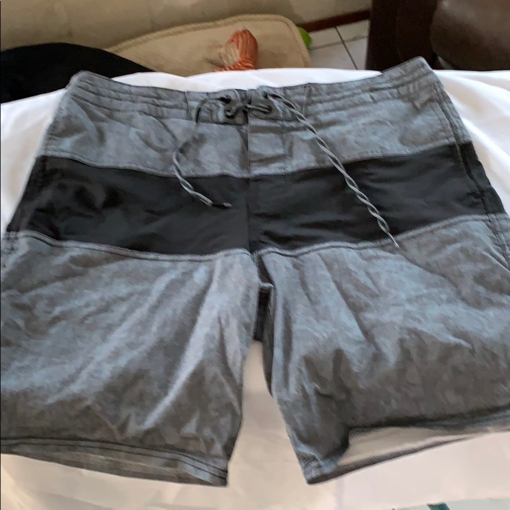 33” Waist Billabong Board Shorts